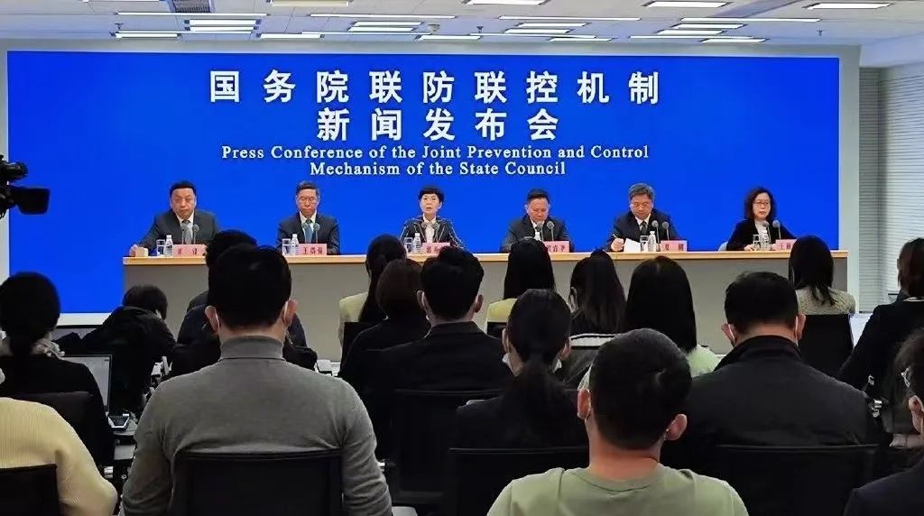 旅游业即将迎来春暖花开，rb88随行版观光车助力旅游行业全面复苏