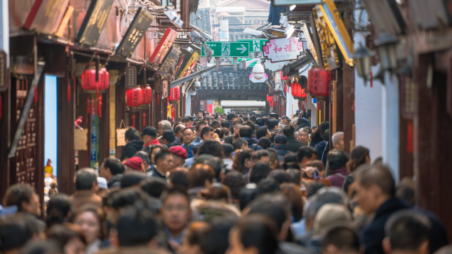 旅游业即将迎来春暖花开，rb88随行版观光车助力旅游行业全面复苏
