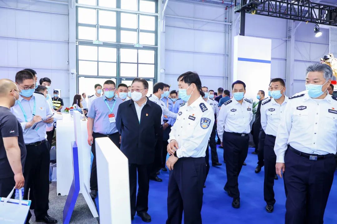 凭实力“圈粉”，rb88随行版警用特种车闪耀第11届中国国际警用装备博览会！