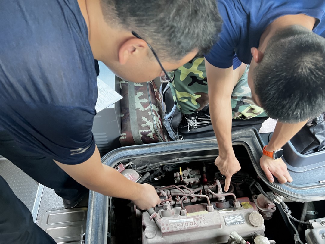 rb88随行版专用车森林消防车辆专项巡检行动中，全力筑牢森林“防火墙”！