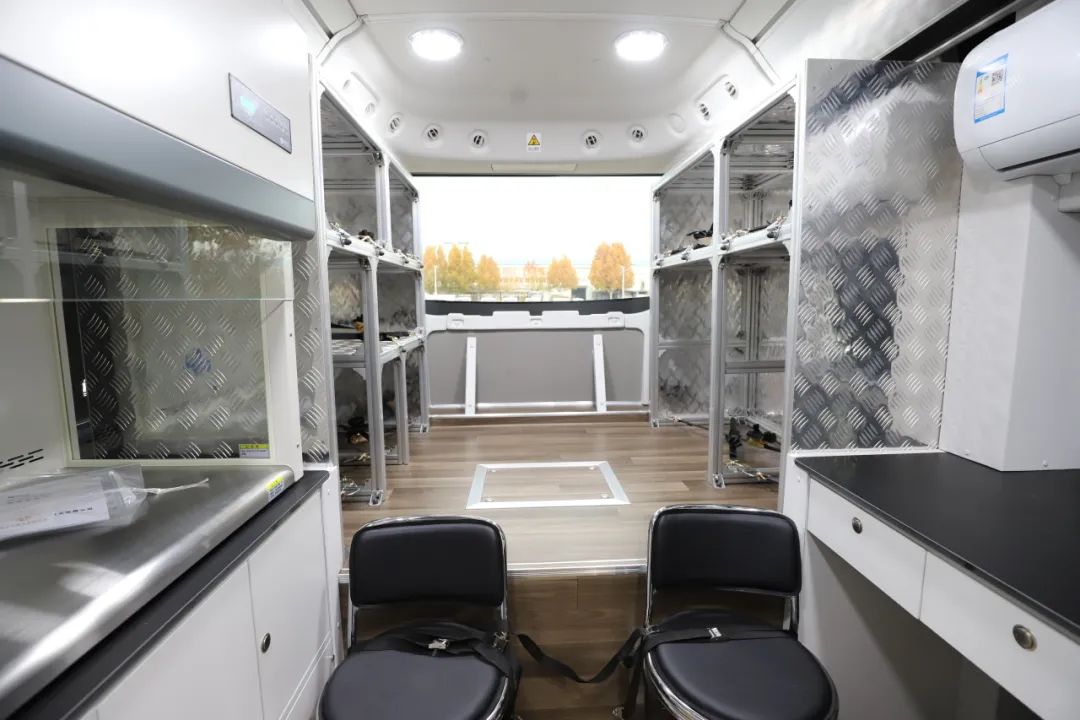 rb88随行版勘察消防车，持续推动火灾调查工作创新发展！