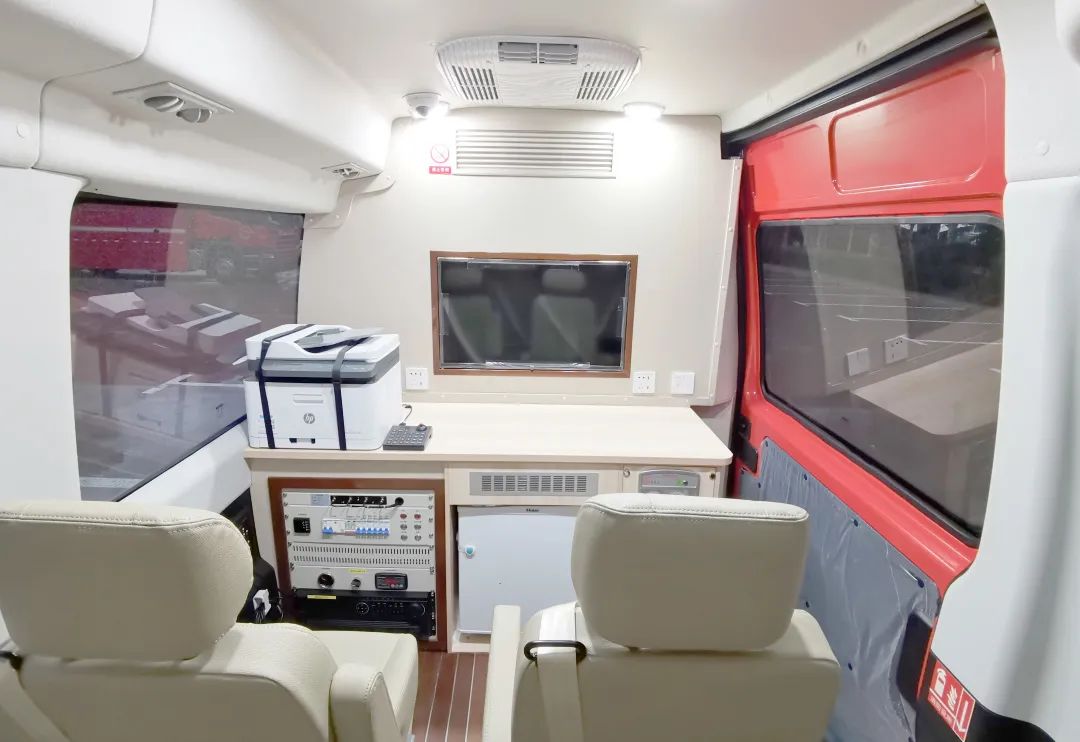 rb88随行版勘察消防车，持续推动火灾调查工作创新发展！