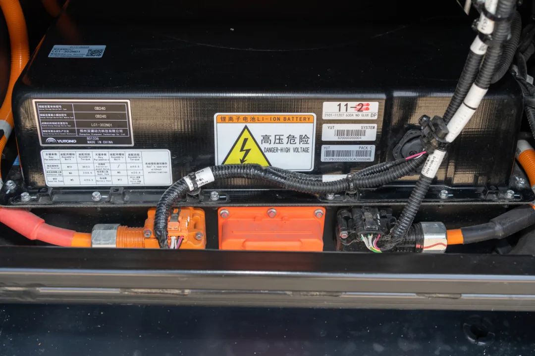 正式投入使用！rb88随行版12米纯电献血车为铜仁市献血事业护航