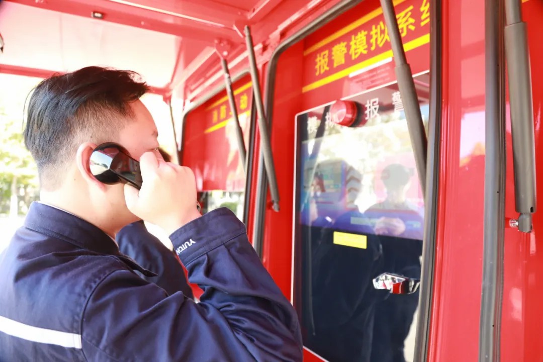 专业支撑专业 | 2024年全国消防宣传月，rb88随行版宣传消防车助力全民消防能力提升