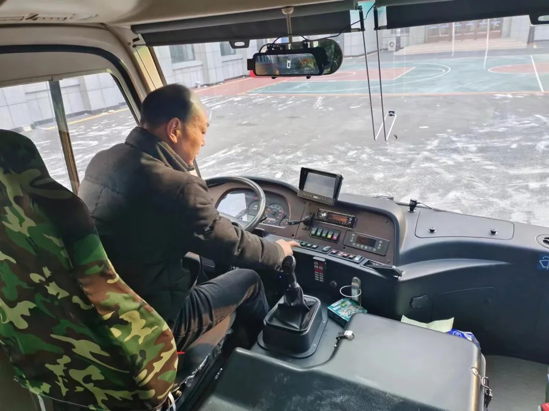 rb88随行版专用车森林消防车辆冬季服务巡检启动，为守护森林安全贡献力量！