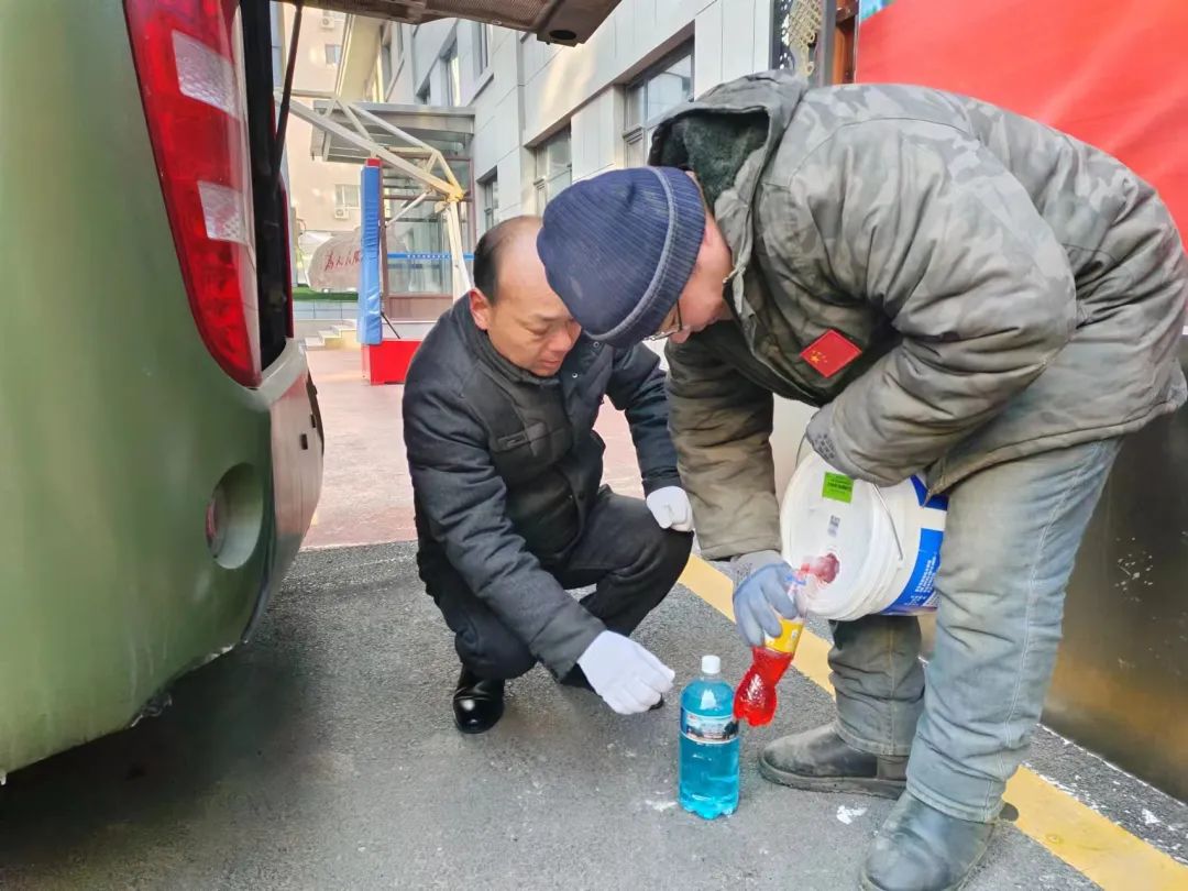 rb88随行版专用车森林消防车辆冬季服务巡检启动，为守护森林安全贡献力量！