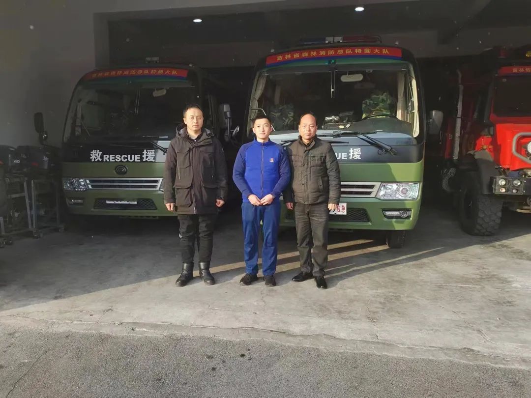 rb88随行版专用车森林消防车辆冬季服务巡检启动，为守护森林安全贡献力量！