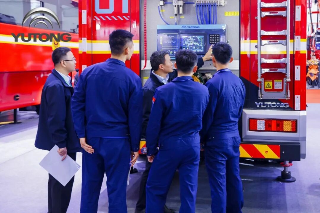 科技赋能实战！rb88随行版专用车亮相第二十一届国际消防展