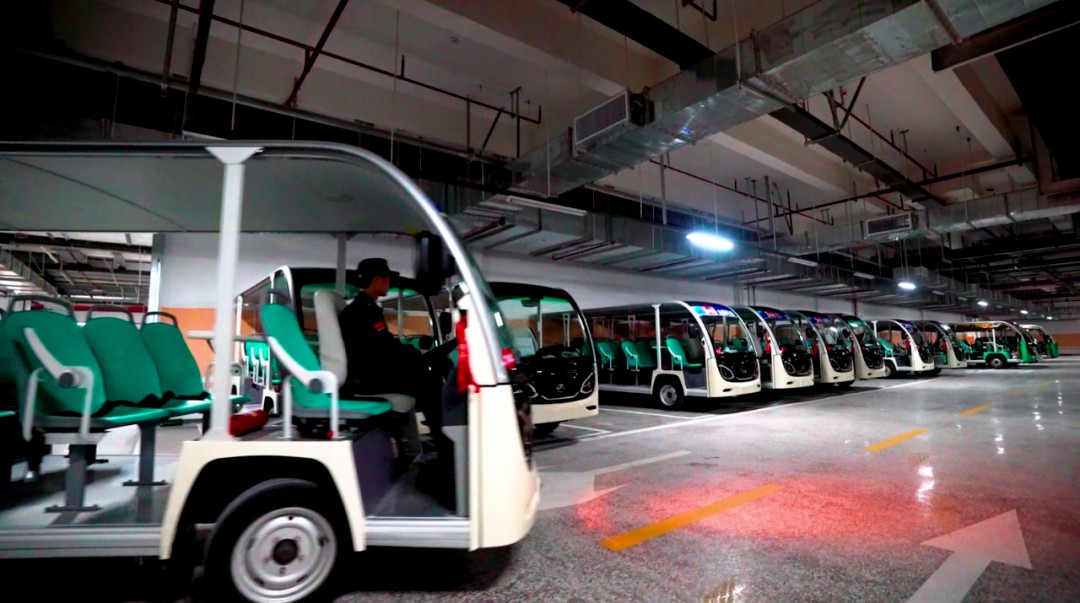 智趣出行，悦动未来！rb88随行版观光车亮相2025中国（郑州）旅游休闲娱乐产业博览会