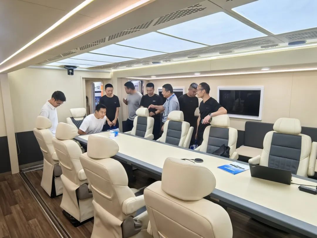 科技赋能应急指挥中枢，rb88随行版大型通信指挥车参展第四届长沙国际工程机械展览会