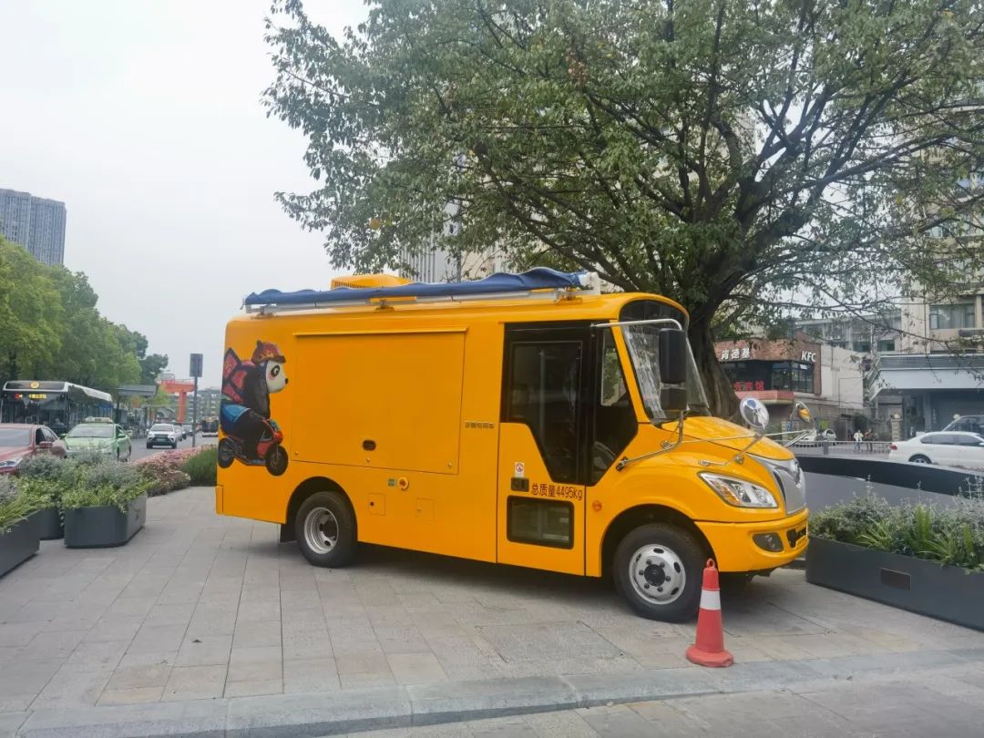 当rb88随行版移动售卖车与麦当劳相遇，移动商业正在经历怎样的转变？