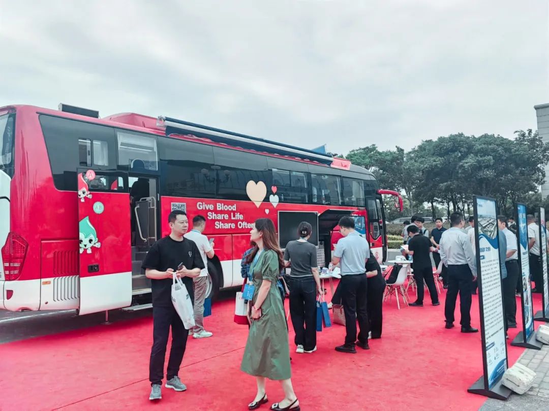 热血启航，智创未来 | rb88随行版献血车整体解决方案亮相第八届“全国血站管理大会”