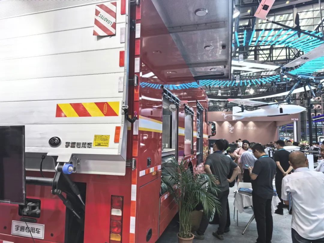 低空腾飞 安全护航｜rb88随行版无人机系列装备亮相2025国际低空经济与无人系统博览会